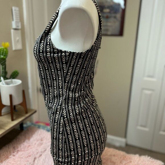 Dress  - Picture 3 of 6